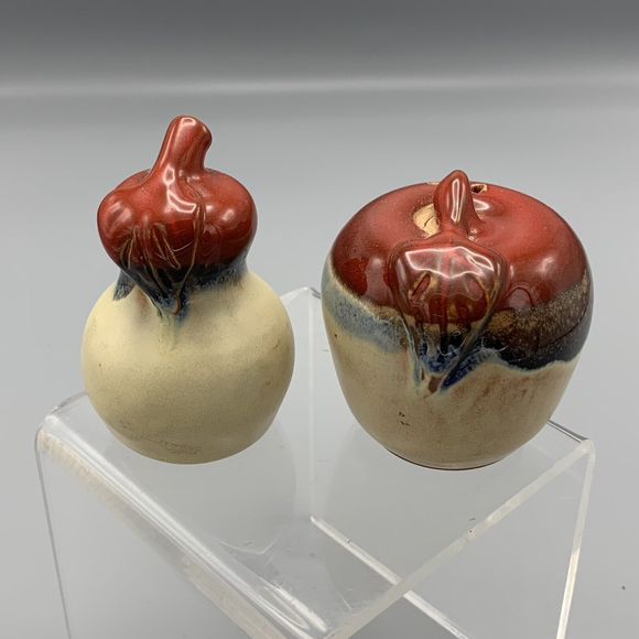 Vtg Studio Pottery Apple and Pear Salt and Pepper Shakers Glazed Red Blue Brown - Picture 4 of 9